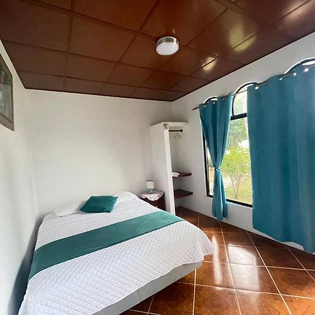 Hostal Muro De Las Lagrimas With High Speed Internet Starlink Puerto Villamil Exterior foto