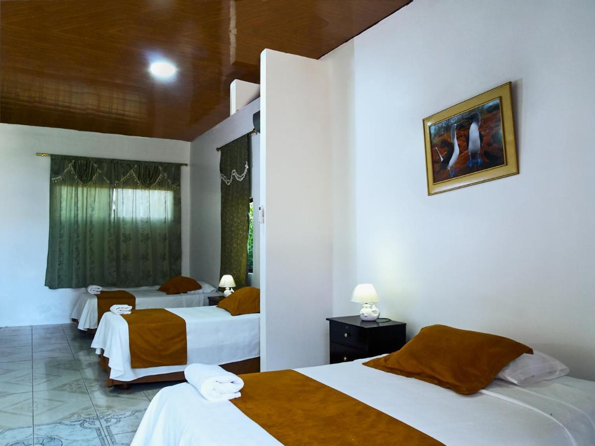 Hostal Muro De Las Lagrimas With High Speed Internet Starlink Puerto Villamil Exterior foto