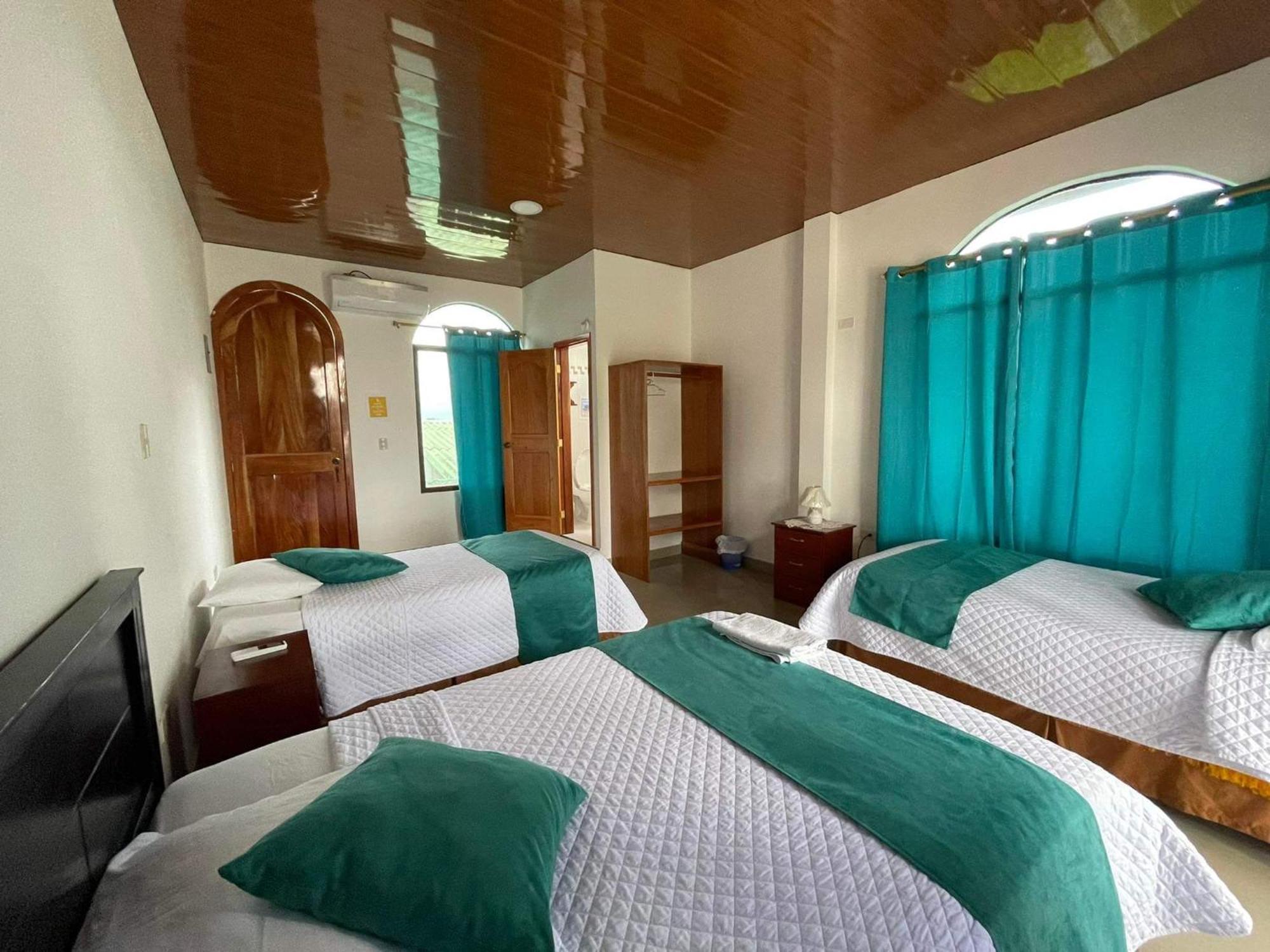 Hostal Muro De Las Lagrimas With High Speed Internet Starlink Puerto Villamil Exterior foto